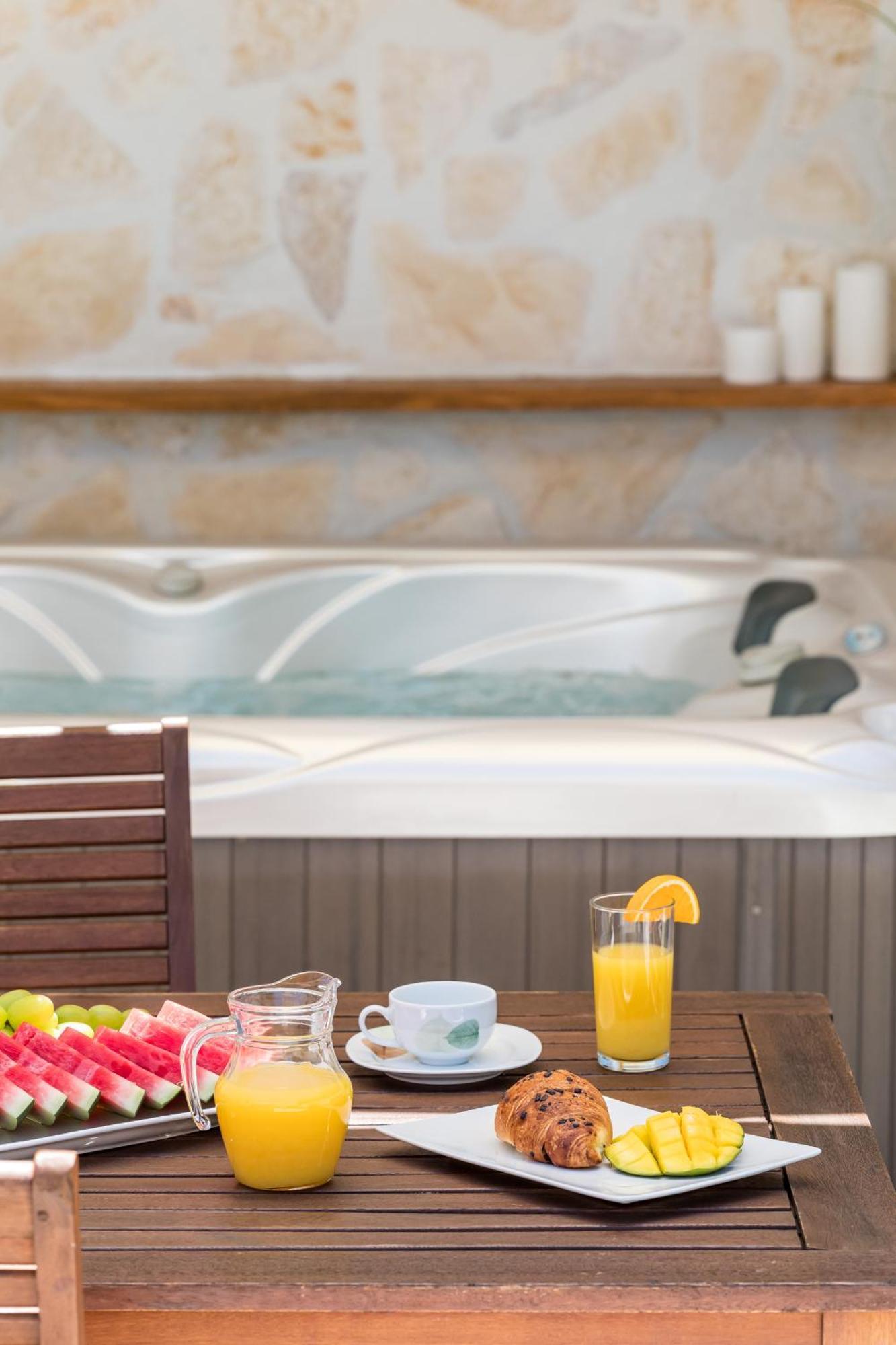 スプリトTonina - House With Terrace, Jacuzzi, Free Parkingアパートメント エクステリア 写真